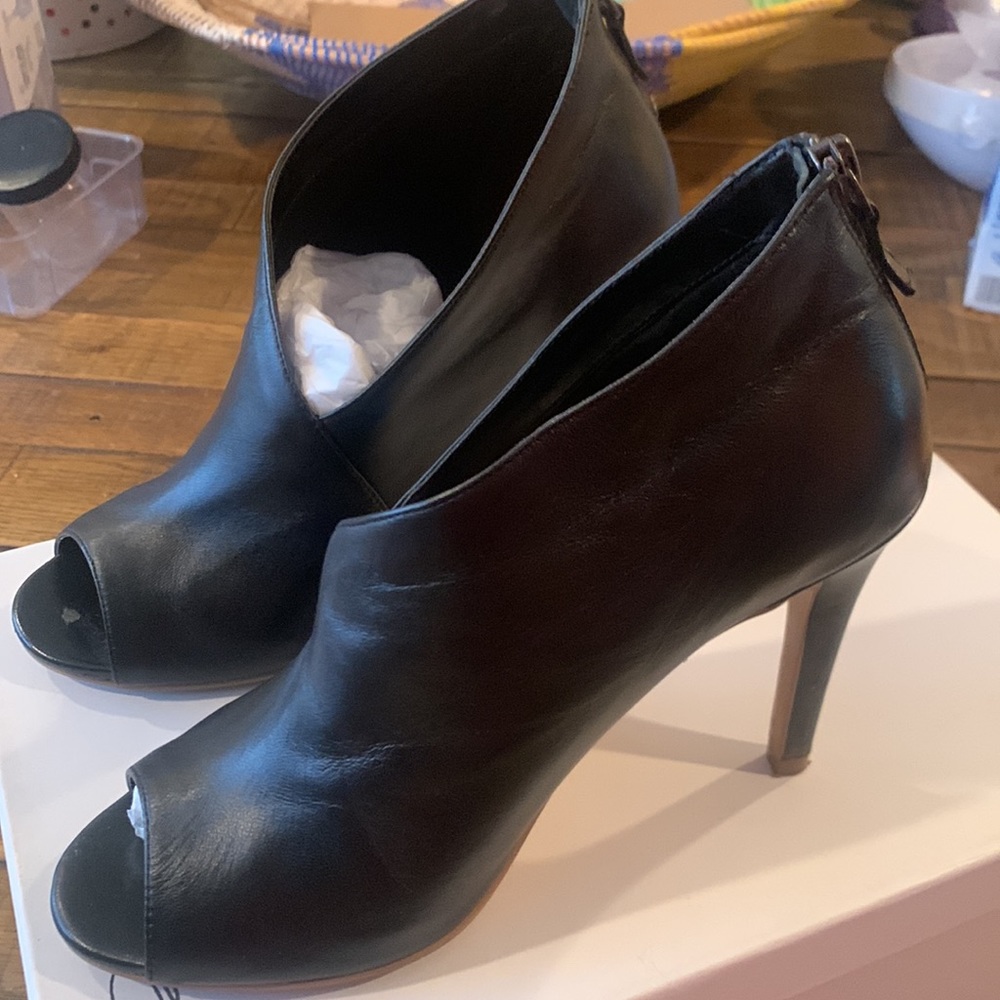 Gorgeous Halogen Harley-Lea High Heel Booties Shoe Sz 8M